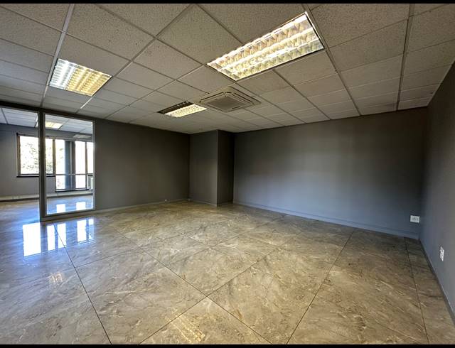317M² OFFICE TO LET IN WOODMEAD